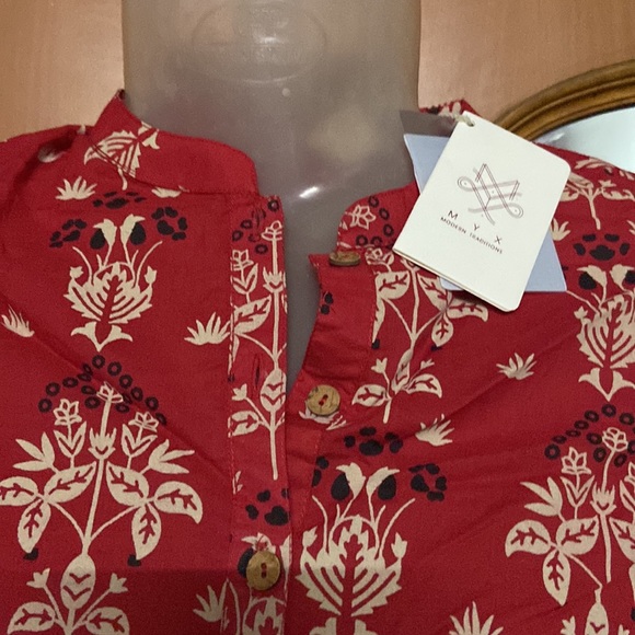 MYX modern traditional cotton top for woman. Red color. S Size - Picture 2 of 5